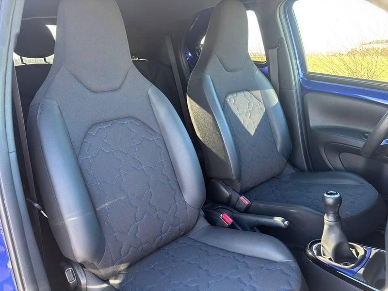 Toyota Aygo NEOP. 14900 EURO NO VINCOLO FINANZIAMENTO *SERVICE TOYOTA*