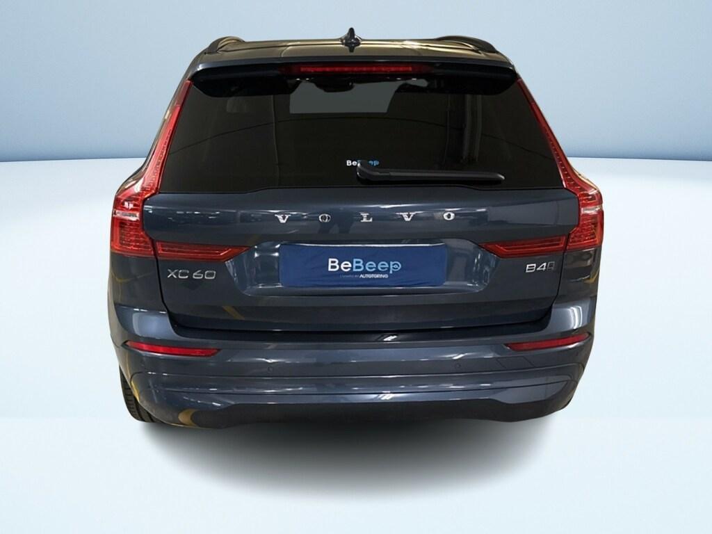 Volvo XC60 2.0 B4 Momentum Pro AWD Auto