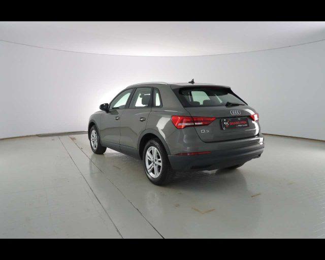 AUDI Q3 35 TFSI S tronic Business