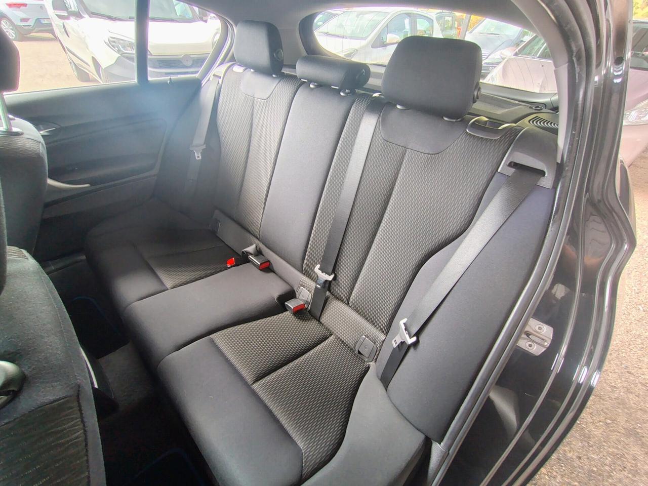 Bmw 114 114d 5p. Unique