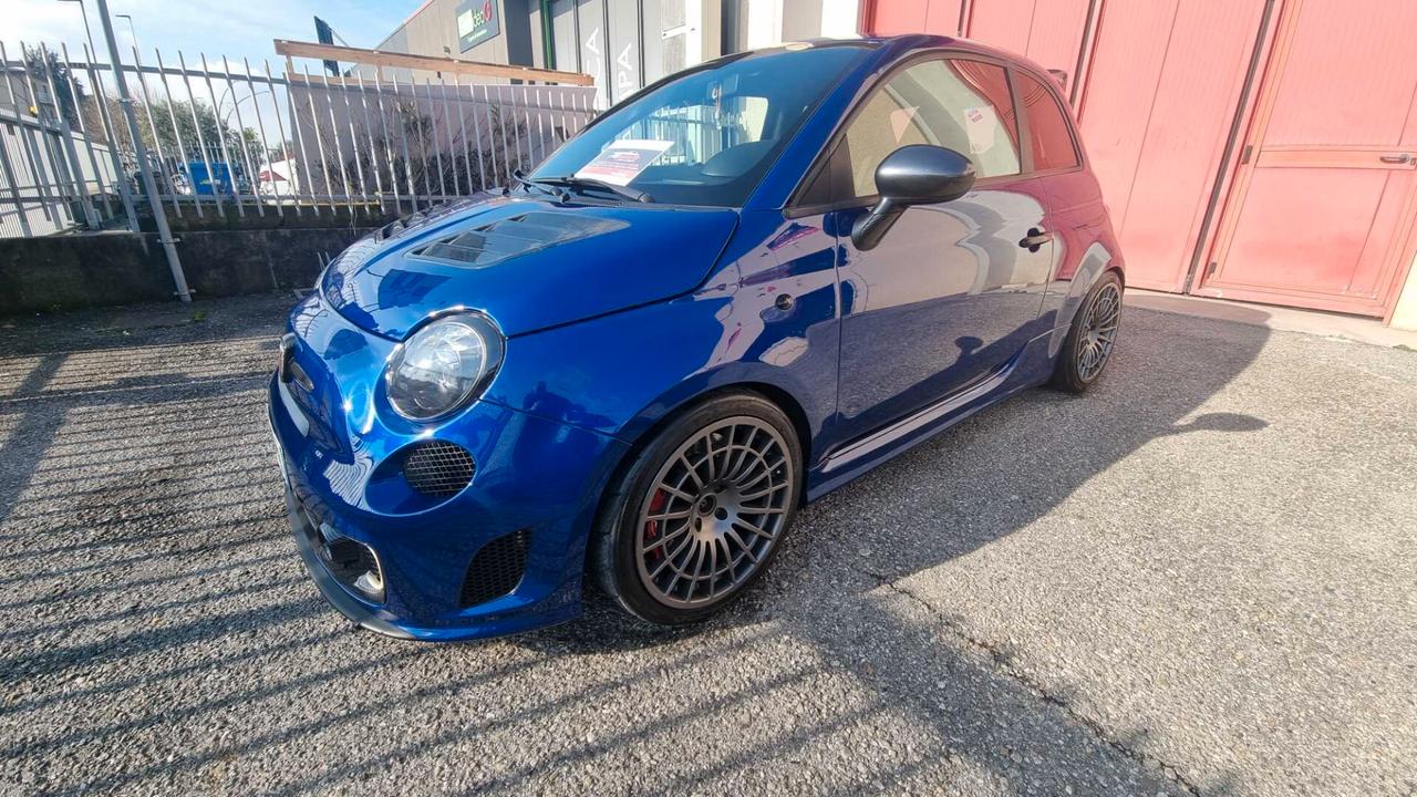 Abarth 500 1.4 Turbo T-Jet essesse