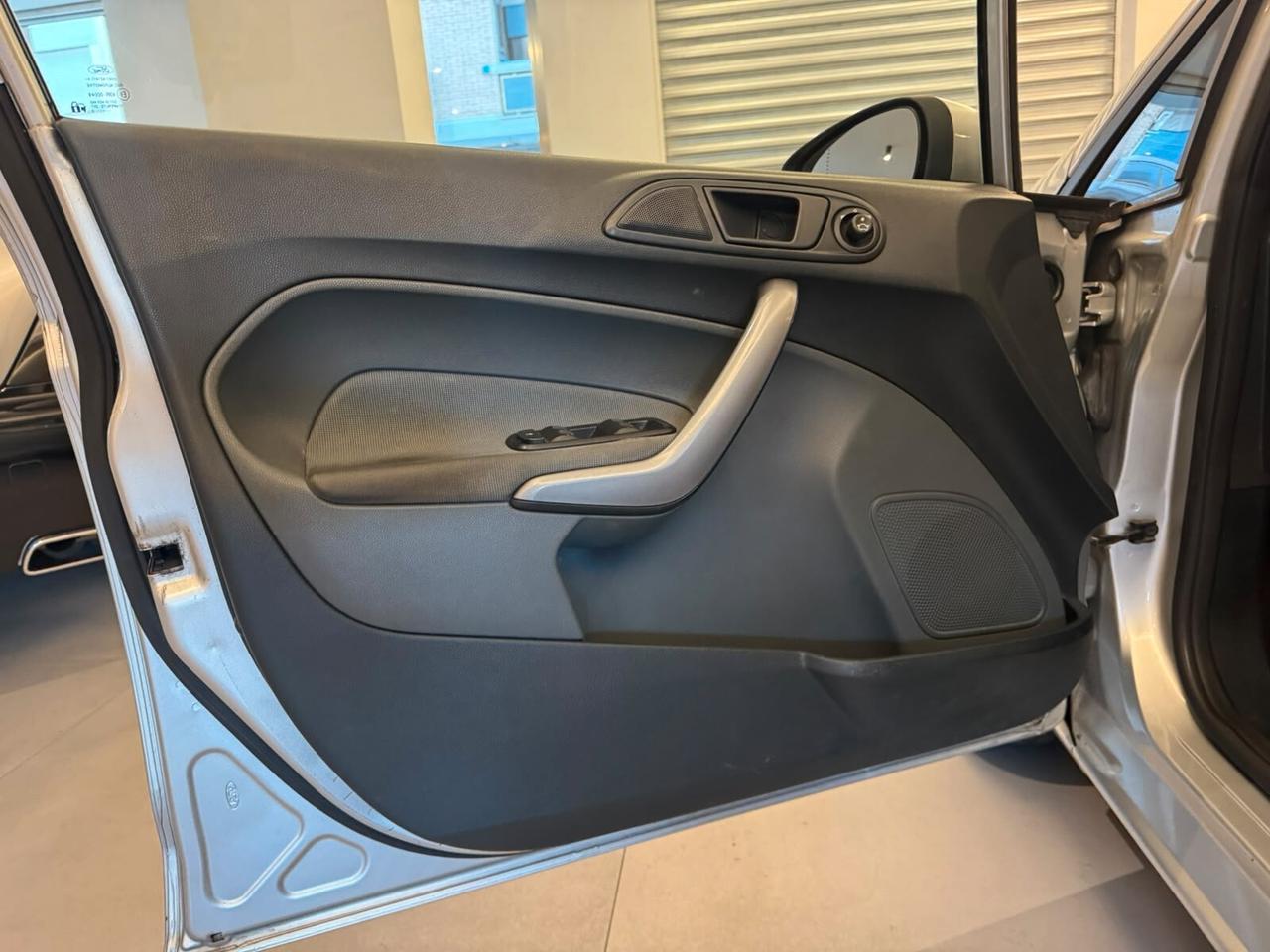 FORD FIESTA 1.4 GPL AUTOMATICA TITANIUM NEOPATENTATI