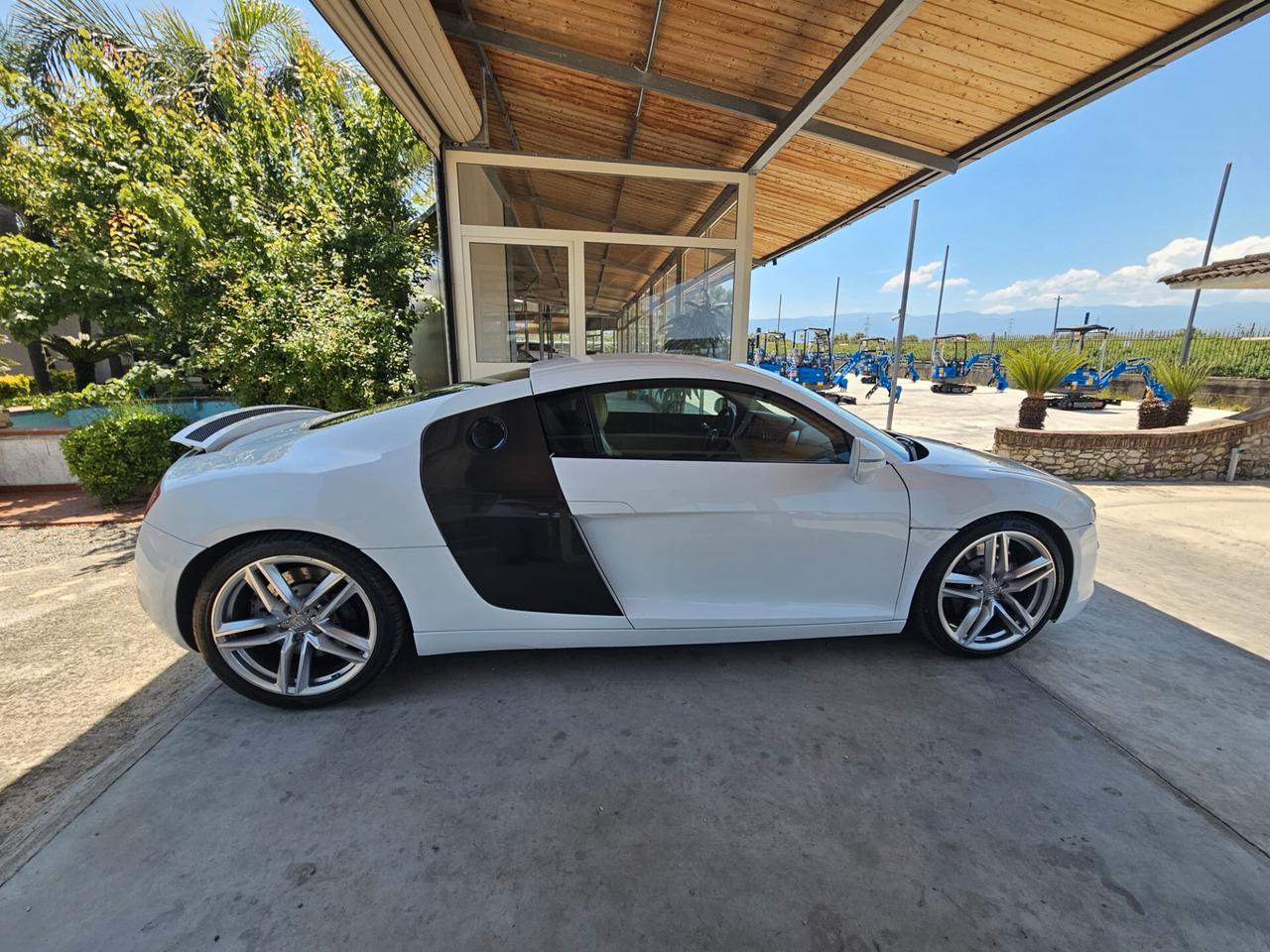 Audi R8 4.2 V8 FSI Quattro
