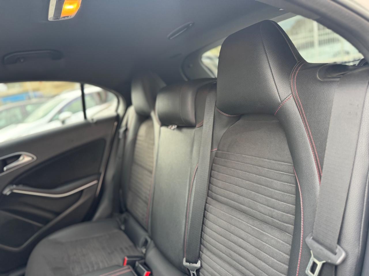 Mercedes-benz A 180 d Premium AMG Garanzia
