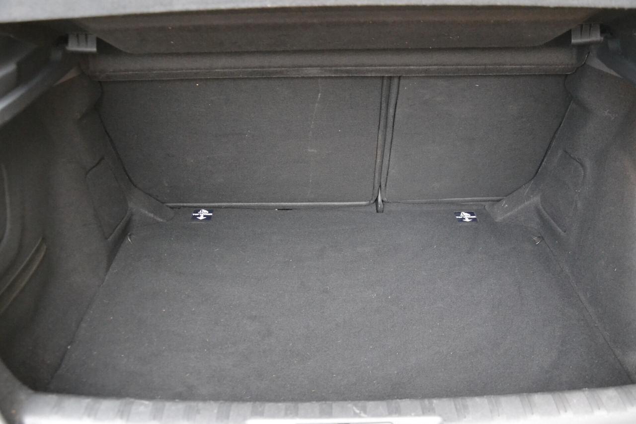 Peugeot 308 1.5 HDI 130CV AUTOM.+LED+NAVI+PDC+CRUISE+PRIVACY+