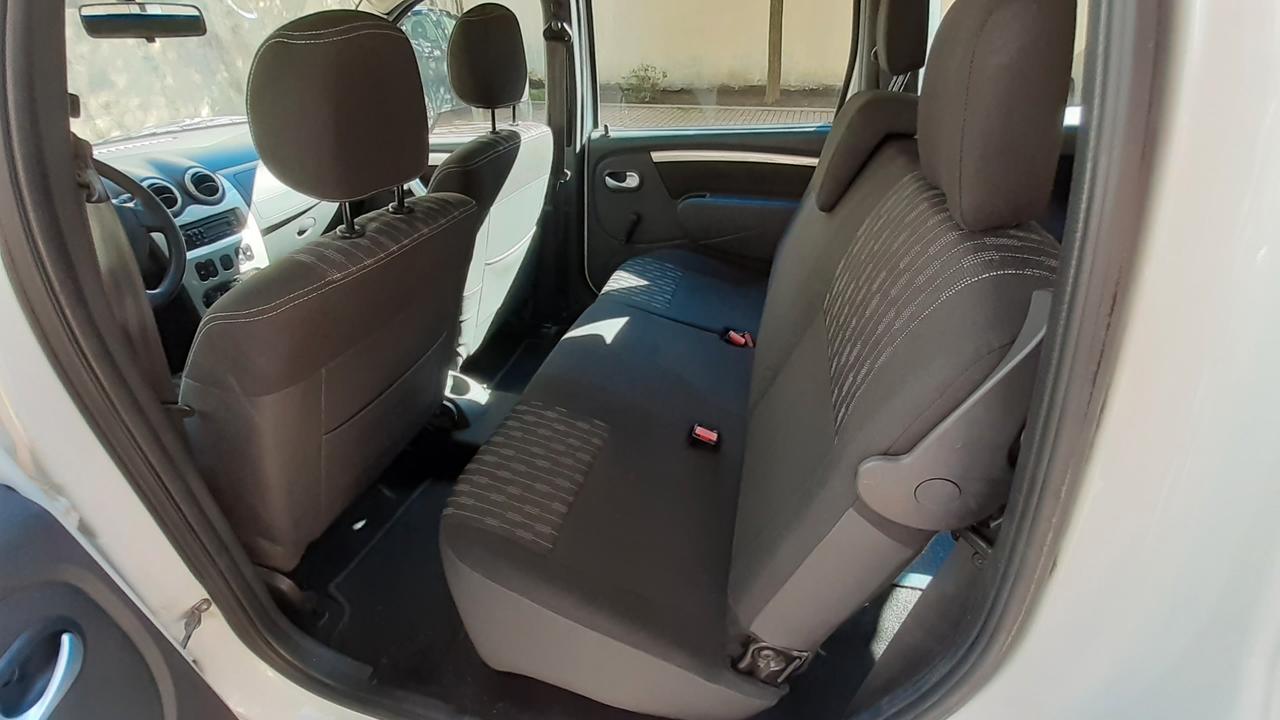 Dacia trasporto disabili pianale ribassato