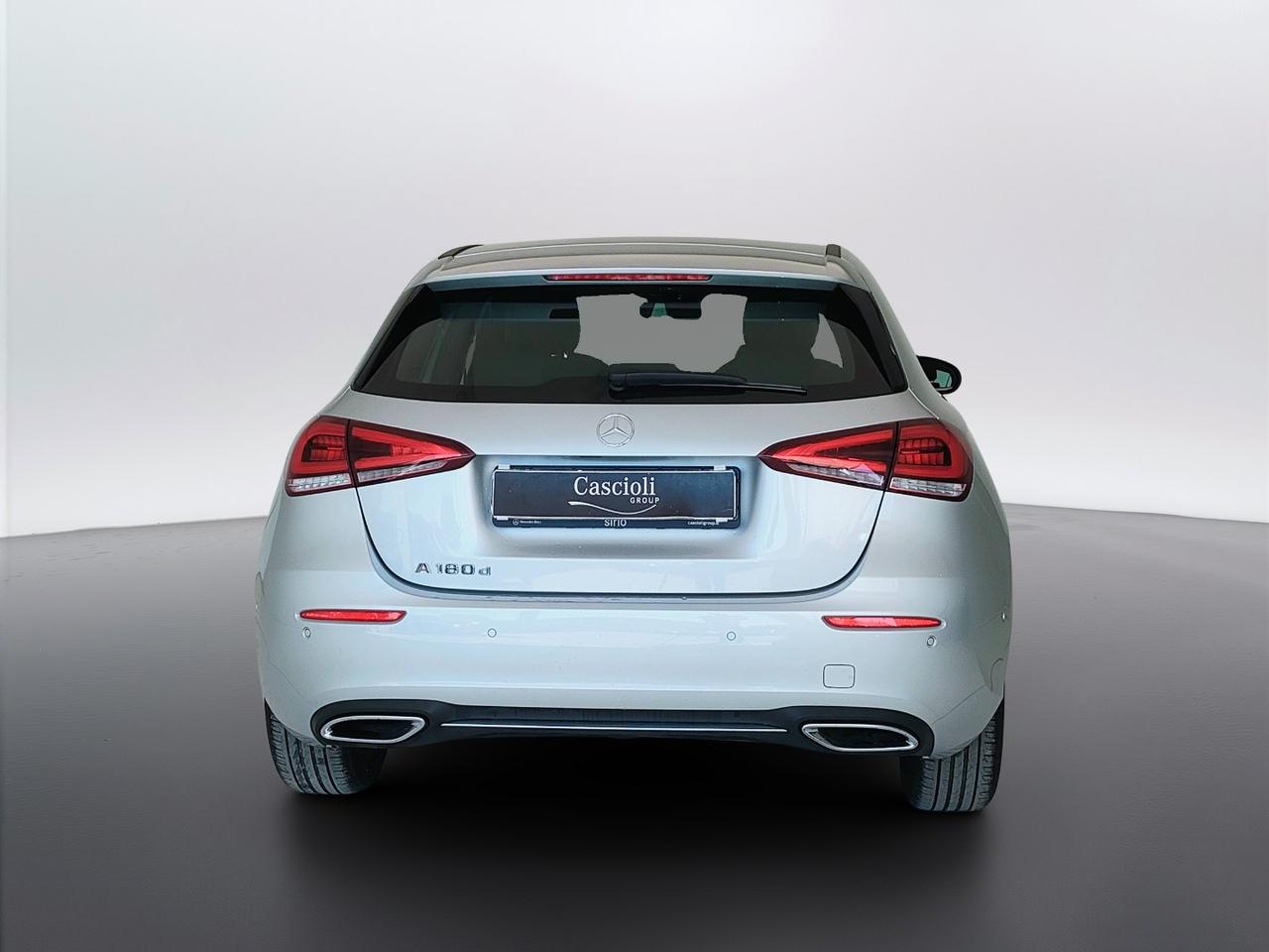 Mercedes-Benz Classe A - W177 2018 - A 180 d Sport auto