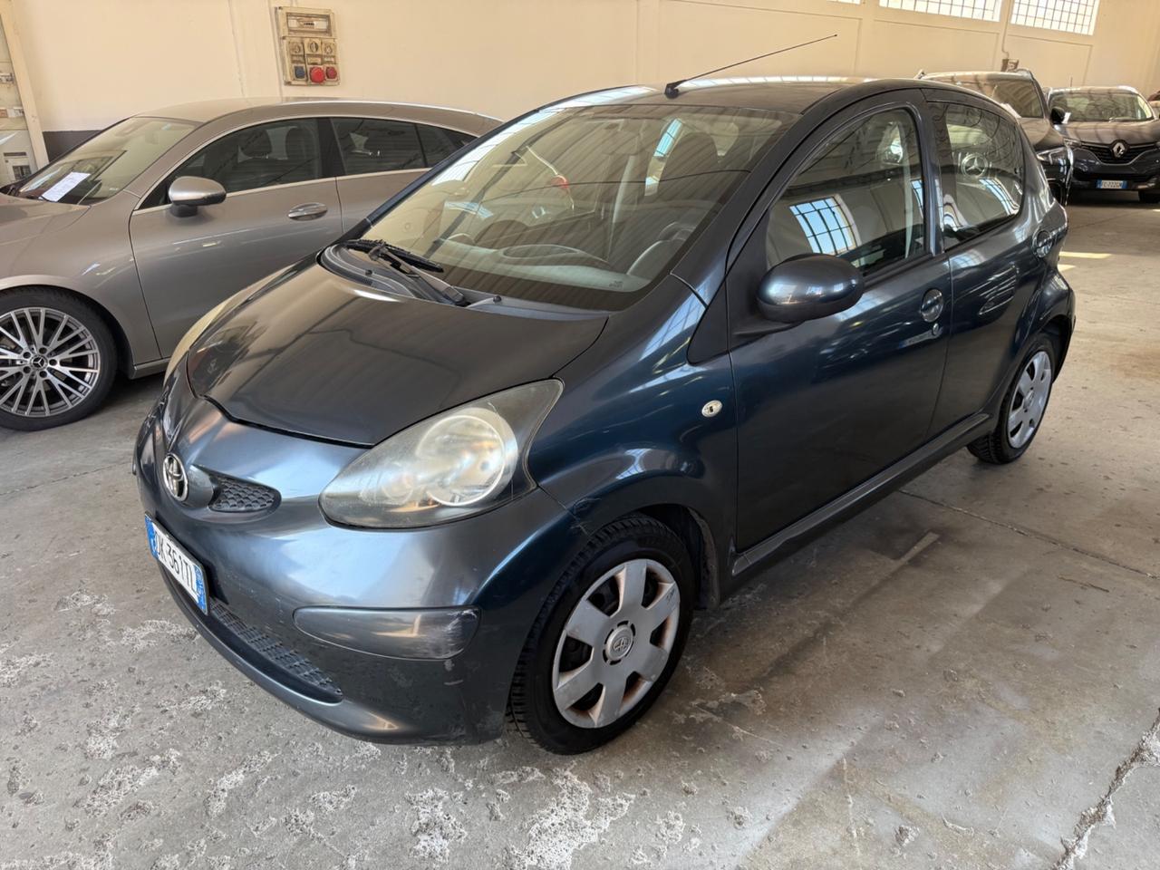 Toyota Aygo 1.0 12V VVT-i 5 porte Sol
