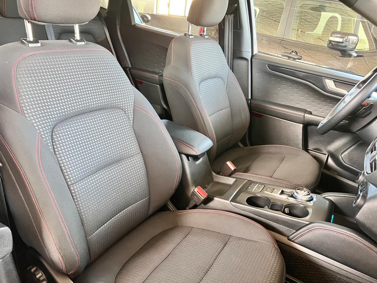 Ford Kuga 1.5 EcoBlue 120 CV aut. 2WD ST-Line X CINGHIA FATTA