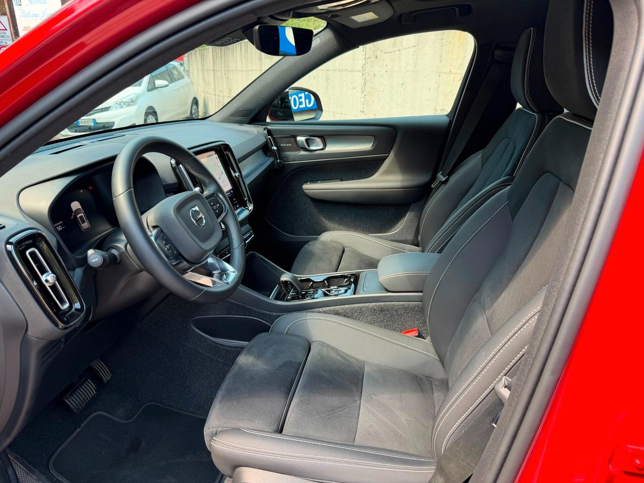 Volvo XC40 B3 automatico Plus Dark