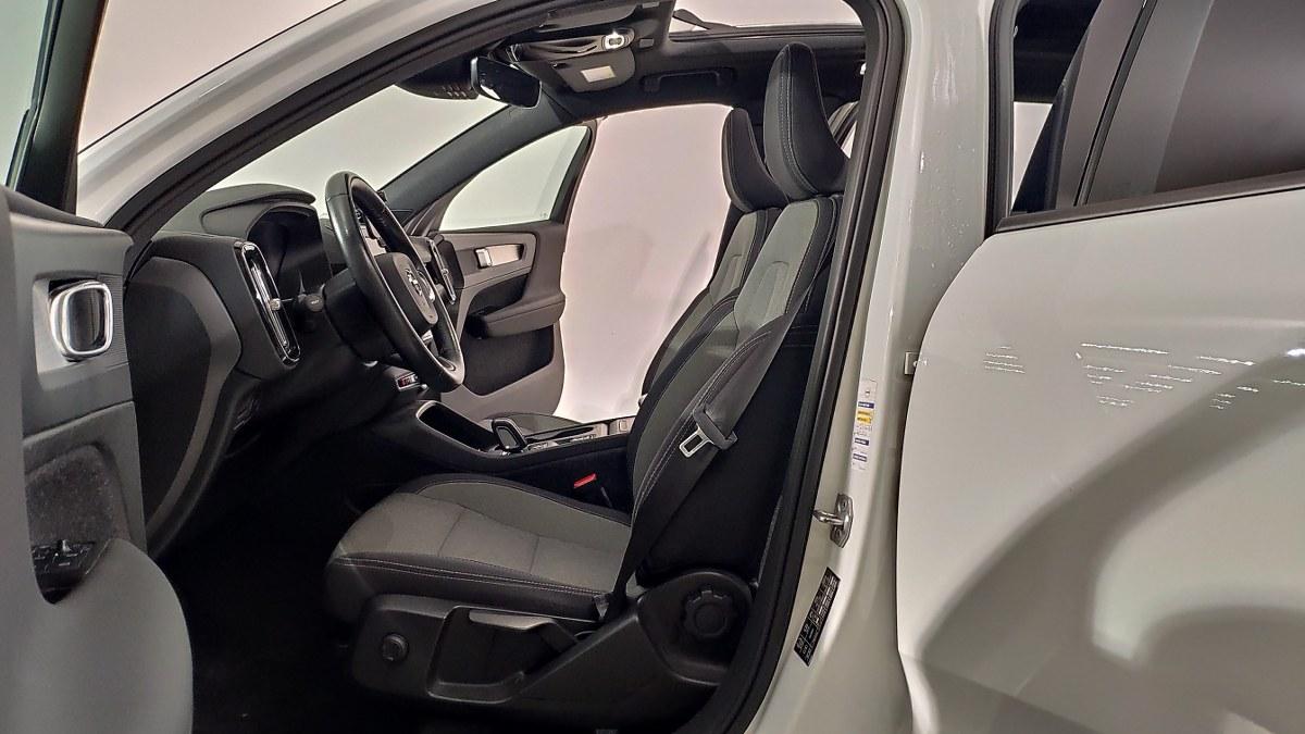 VOLVO Xc40 T2 Geartronic Momentum Pro