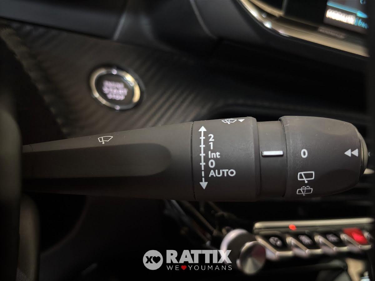 Peugeot e-2008 motore elettrico 100kW Allure Pack