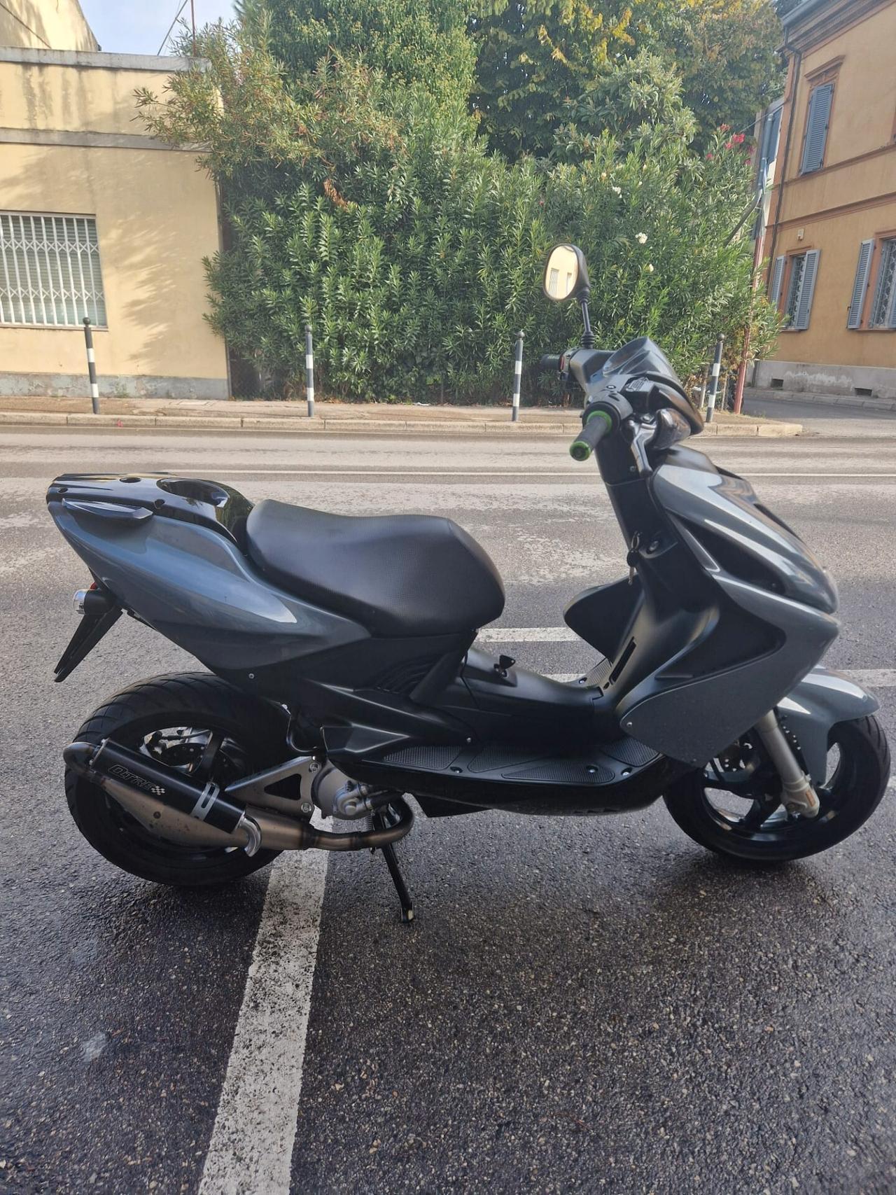 Yamaha Aerox / MBK Nitro 50 cc Grigio 06/2001