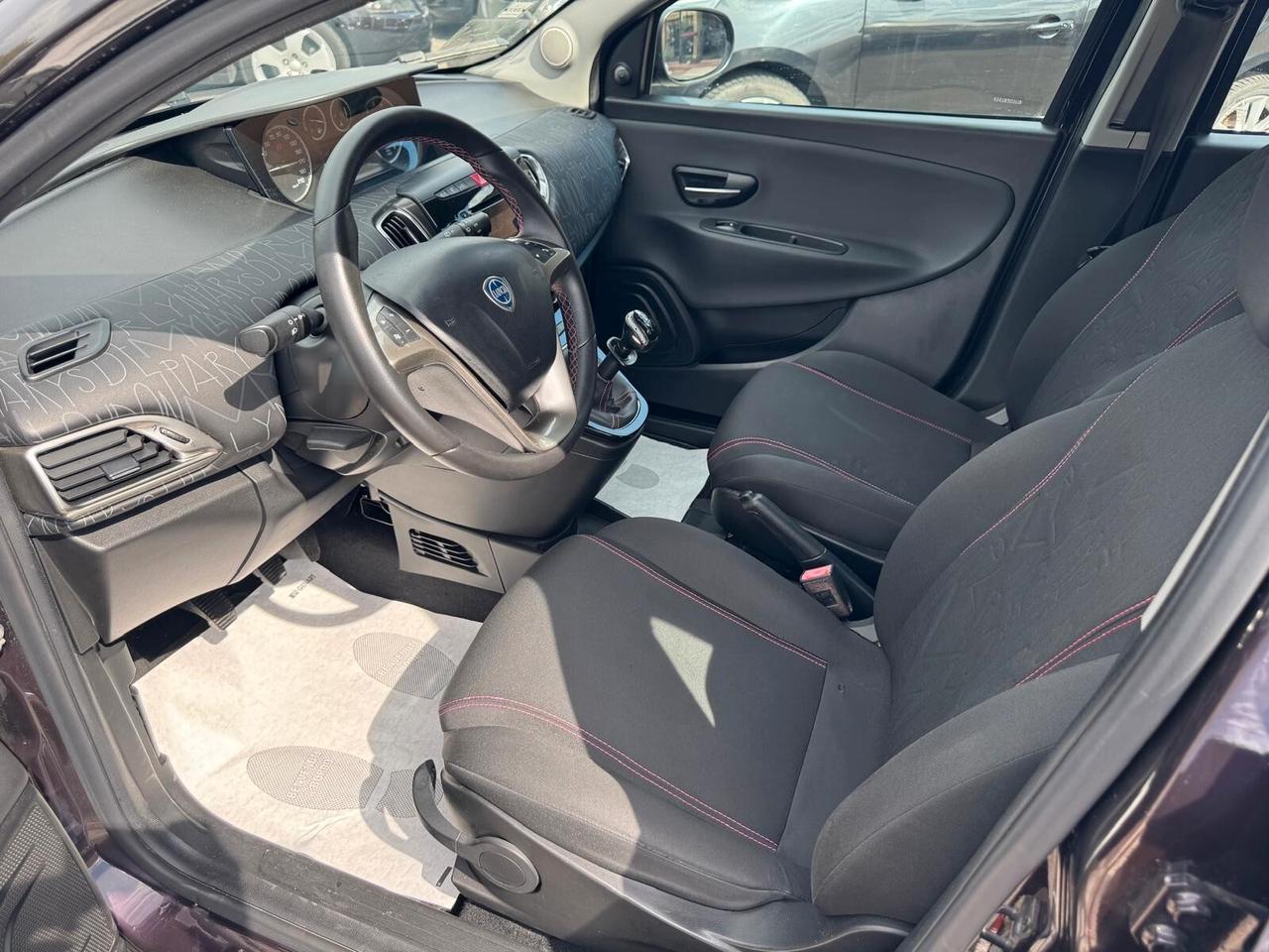 Lancia Ypsilon 1.2 BENZ ELEFANTINO 2013