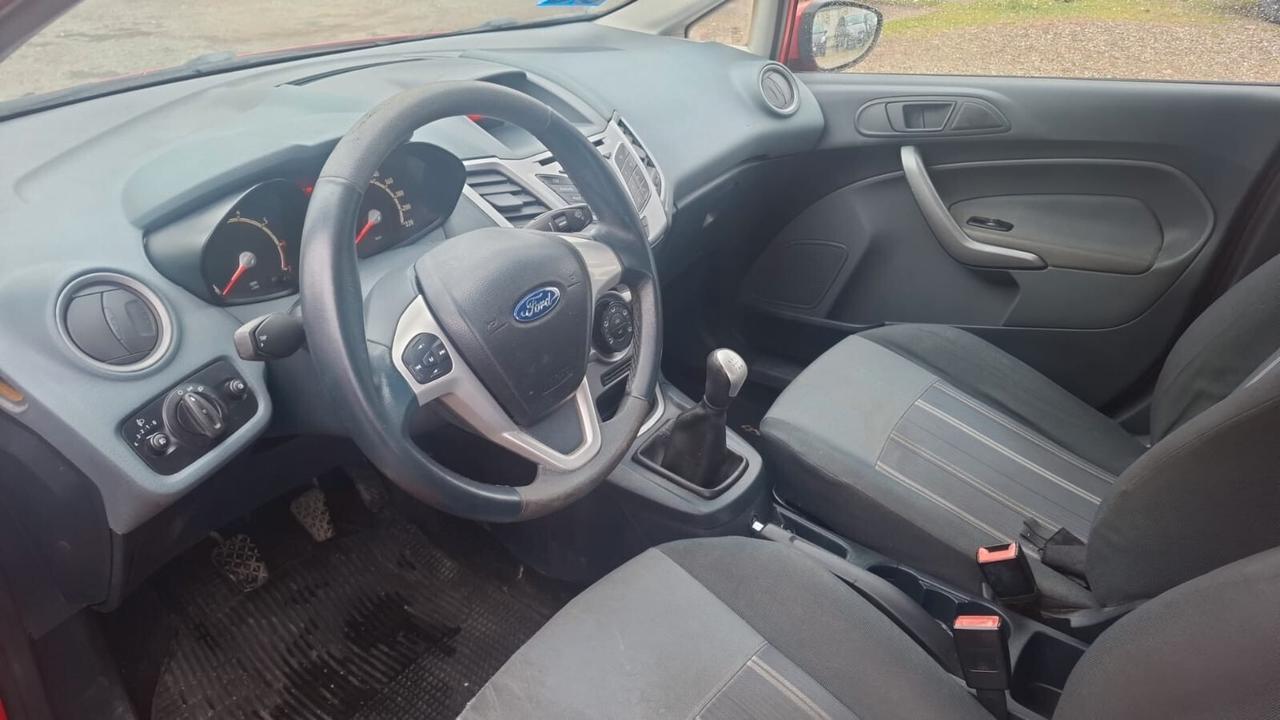 Ford Fiesta 1.4 5 porte Bz.- GPL Titanium