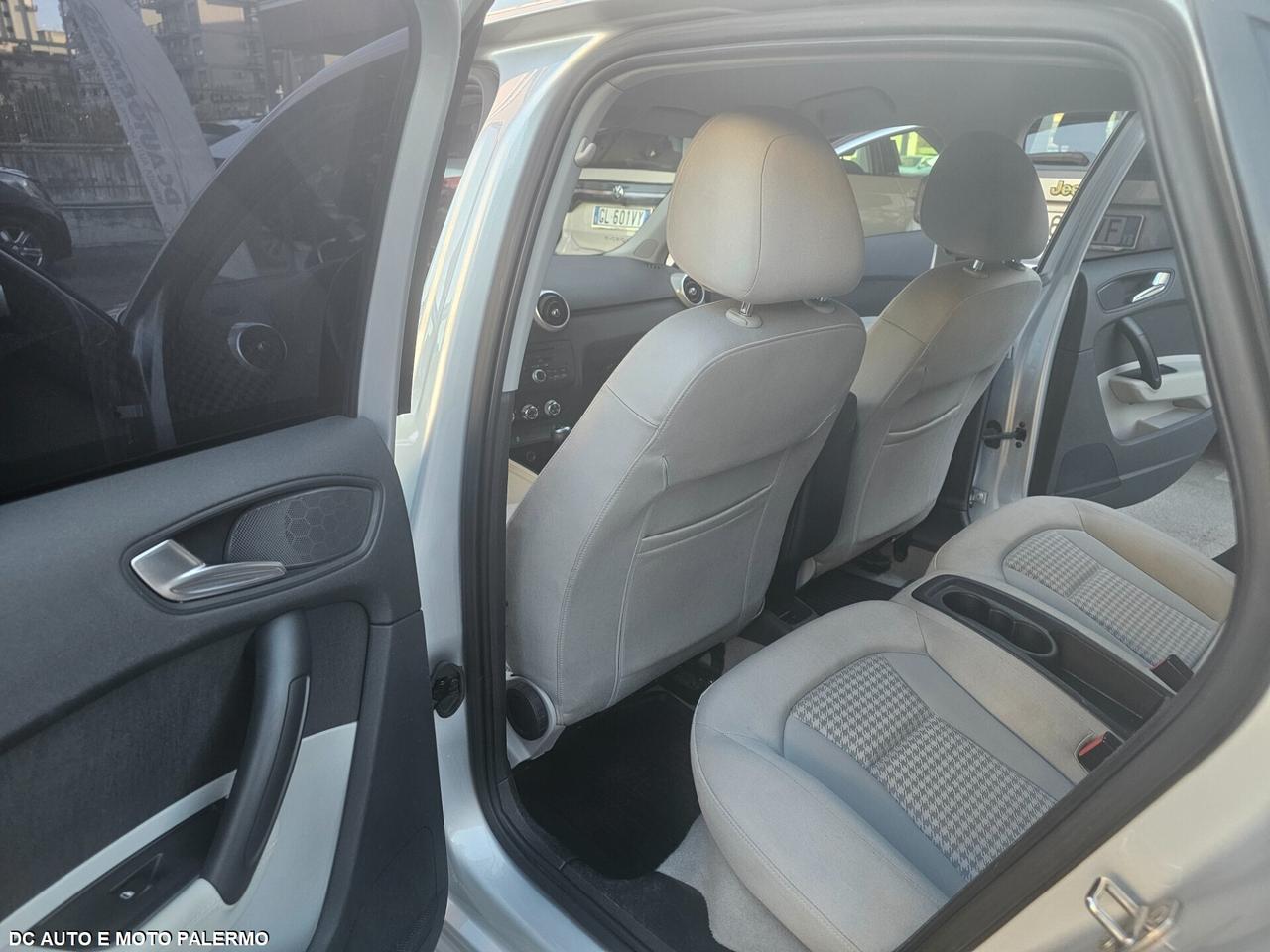 Audi A1 1.6 TDI S tronic 90CV..Da Vetrina..2013