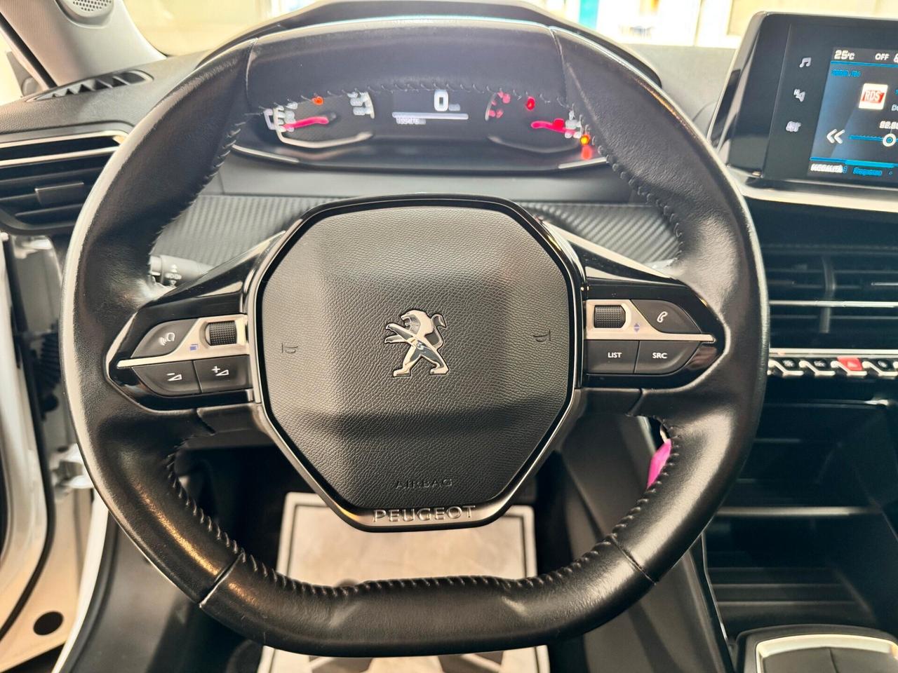 Peugeot 2008 BlueHDi 100 S&S Allure Navi Pack