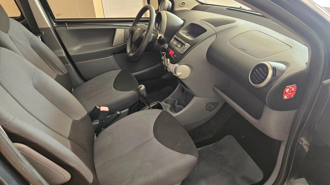 Toyota Aygo 1.0 12V VVT-i 5 porte