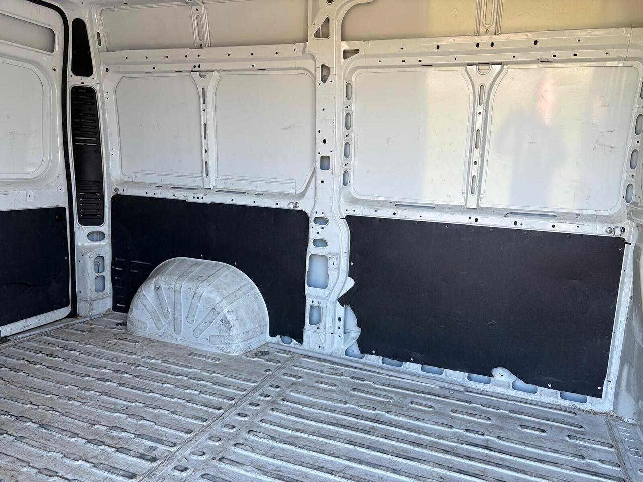 Peugeot Boxer 330 2.2 BlueHDi PM-TM L2 H2 SPOTICAR