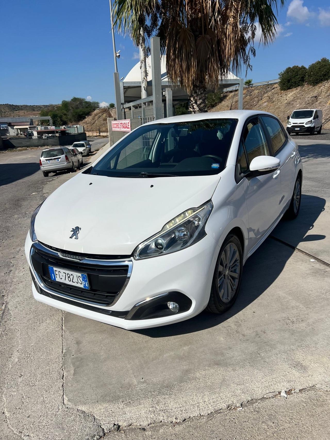 Peugeot 208 BlueHDi 75 5 porte Allure