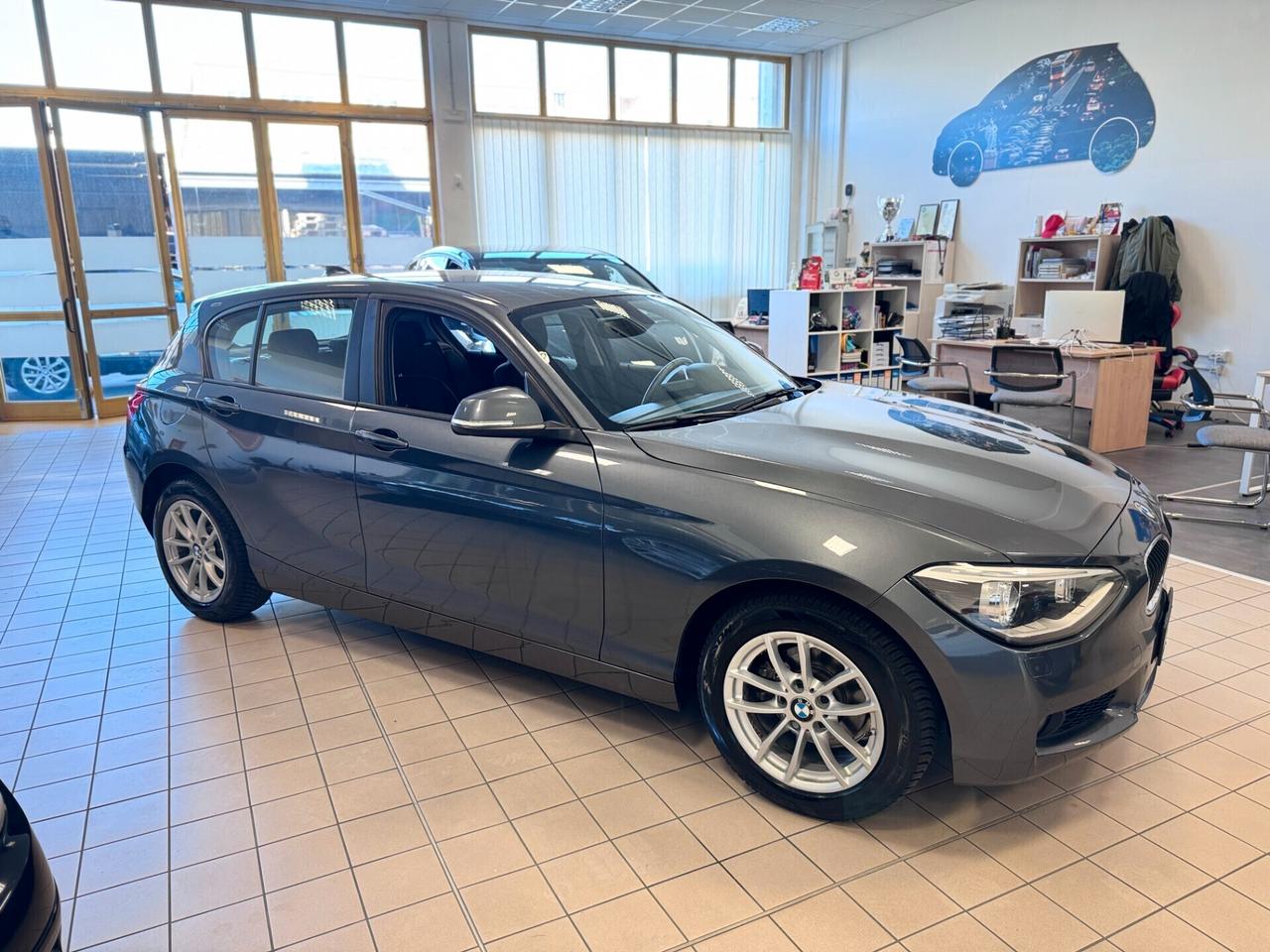 Bmw 118 118d 5p. Unique