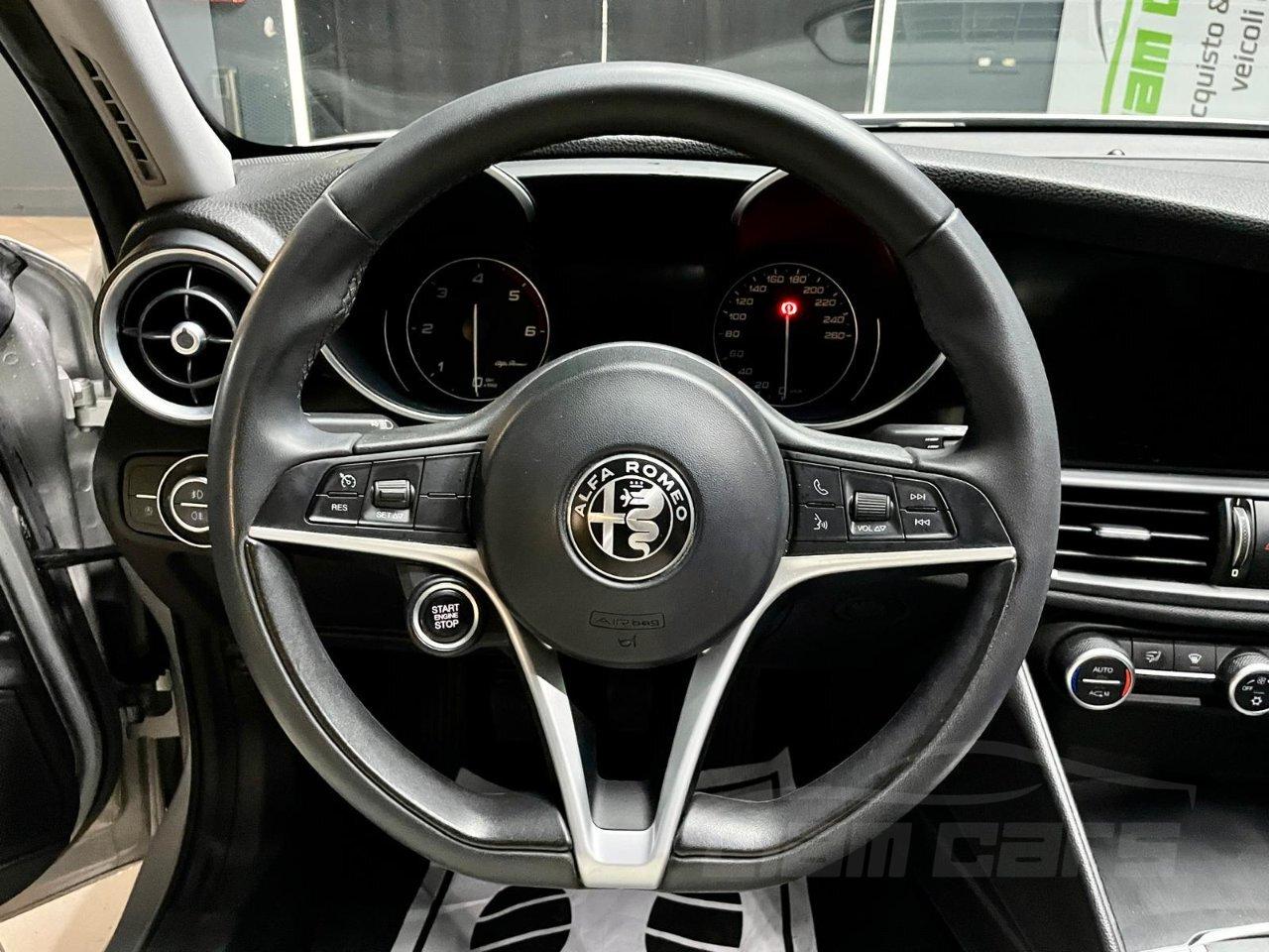 Alfa Romeo Giulia Berlina Giulia 2.2 t Business Launch Edition 150cv
