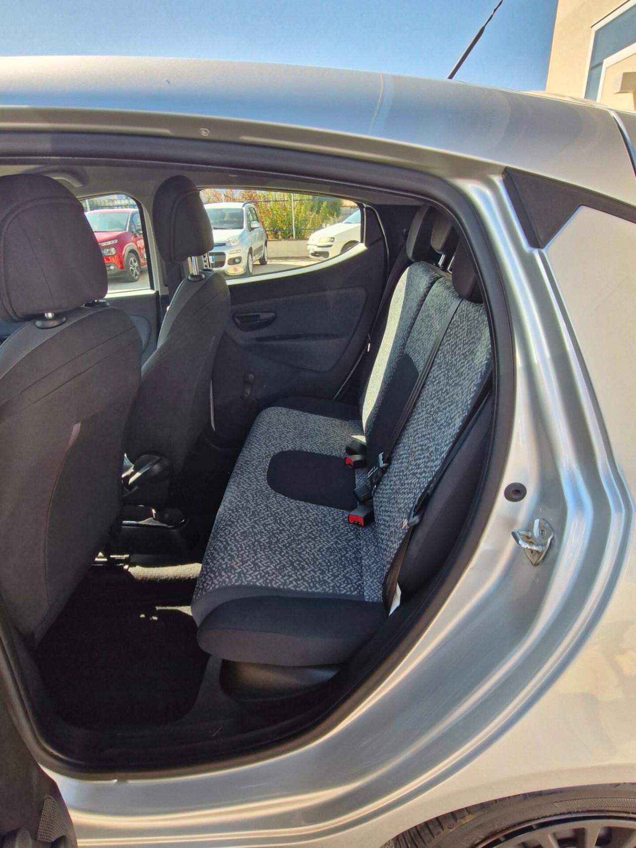 Lancia Ypsilon 1.2 69 CV 5 porte Elefantino Blu