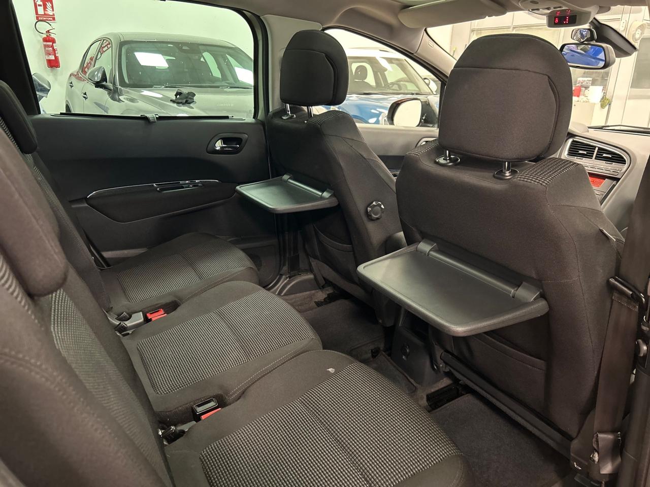 Peugeot 5008 2.0 HDi 150CV Allure