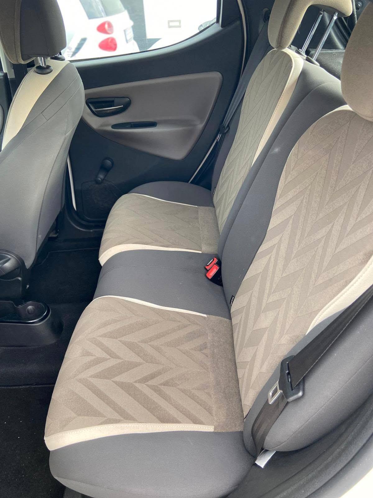 Lancia Ypsilon 0.9 TwinAir 85 CV 5 porte Metano Ecochic Elle