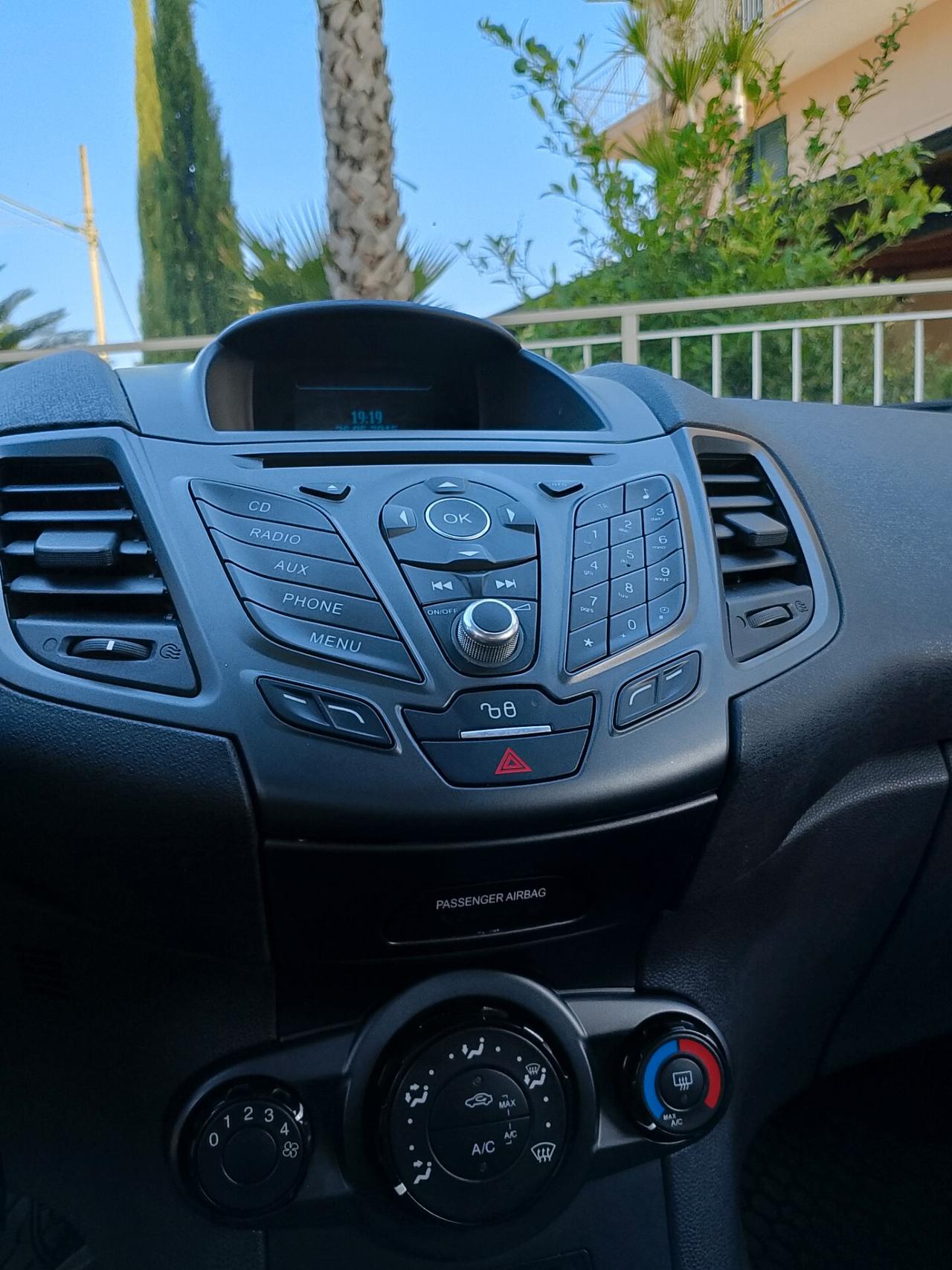 Ford Fiesta 1.2 60CV 5 porte Titanium