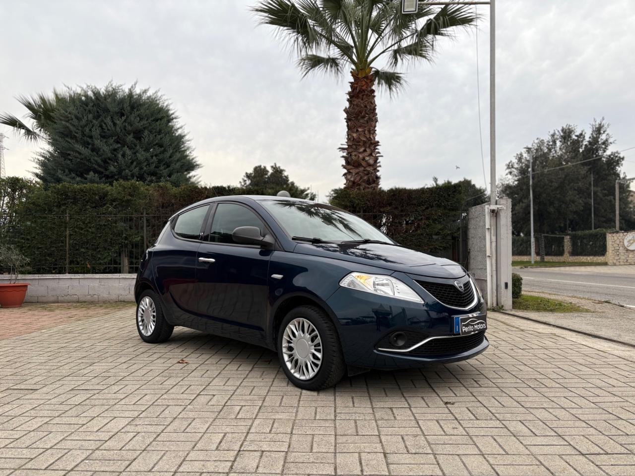 Lancia Ypsilon 1.3 MJT 16V 95 CV 5 porte S&S Silver