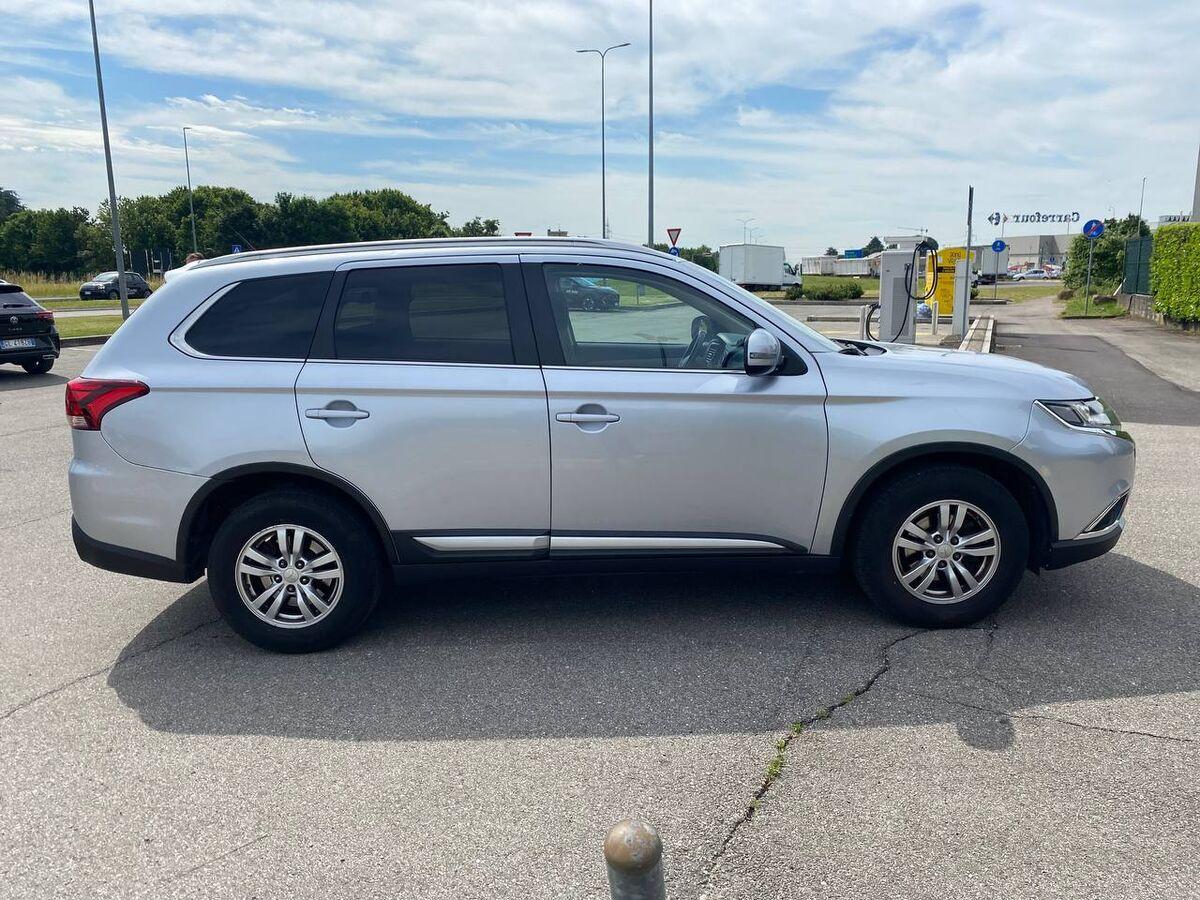Mitsubishi Outlander Outlander 2.2 Intense awd 5p.ti