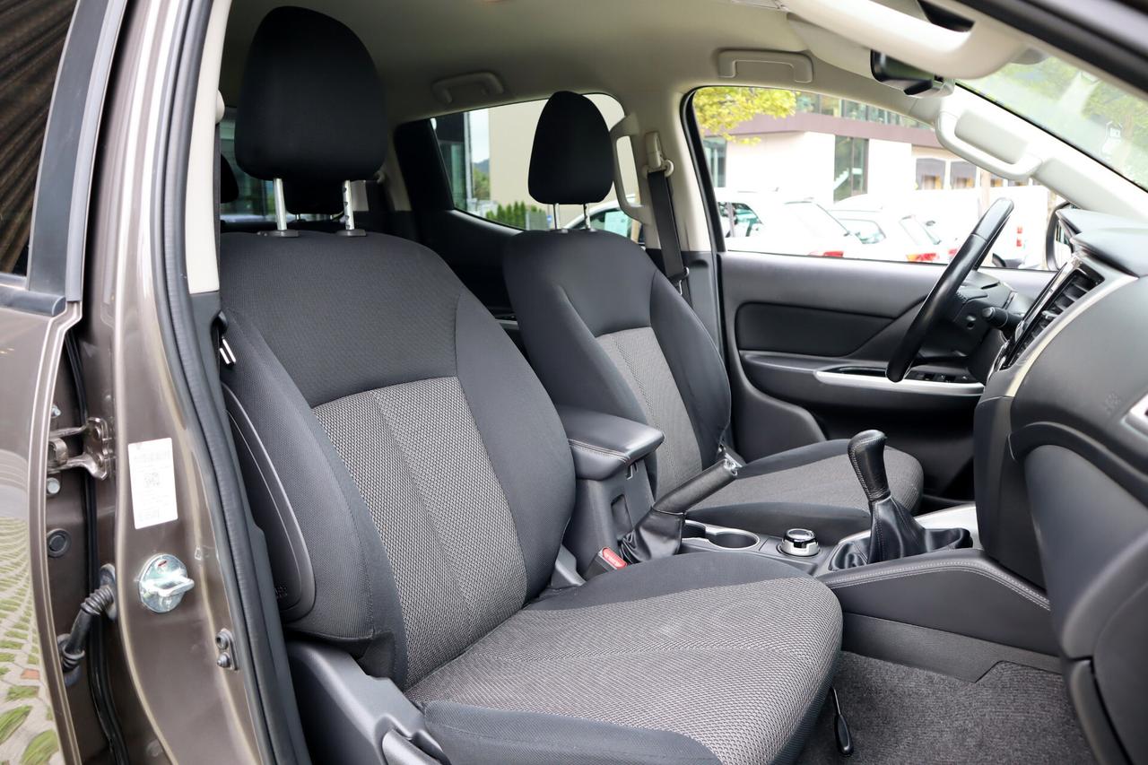 Mitsubishi L200 2.3 D Double Cab 4x4 Easy Select Invite Connect