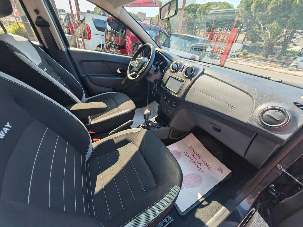 Dacia Sandero Stepway 1.5 diesel 03/2017 CV90 cambio automatico