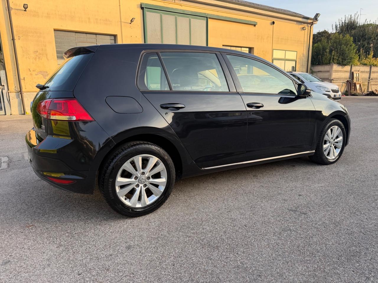 Volkswagen Golf 1.6 TDI DPF Highline