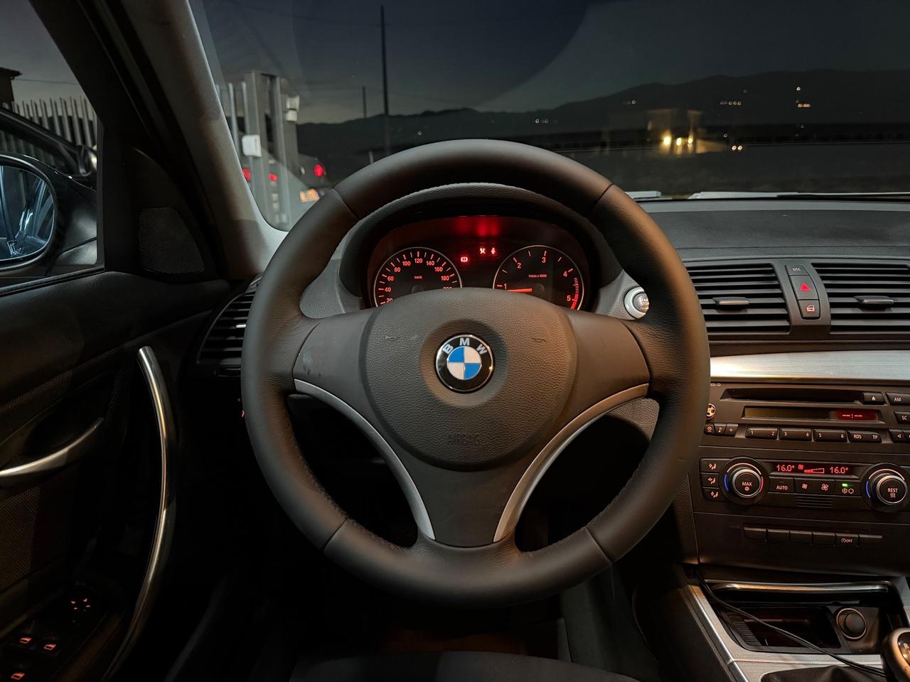 Bmw 118 118d cat 143cv 5 porte Sport Total black