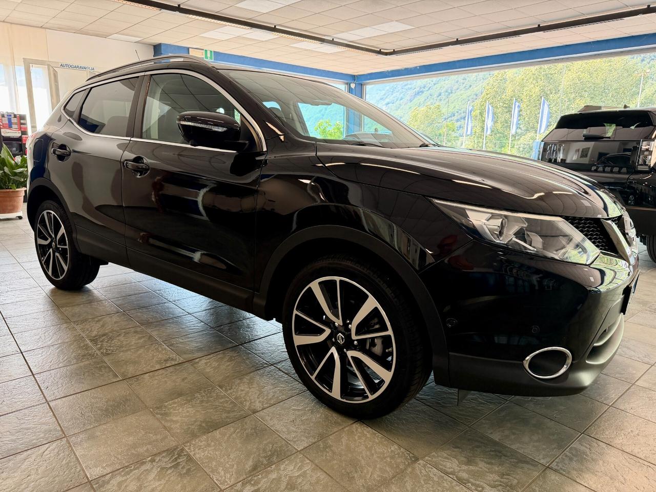 Nissan Qashqai 1.5 dCi 110 CV Tekna-NEOPATENTATI-