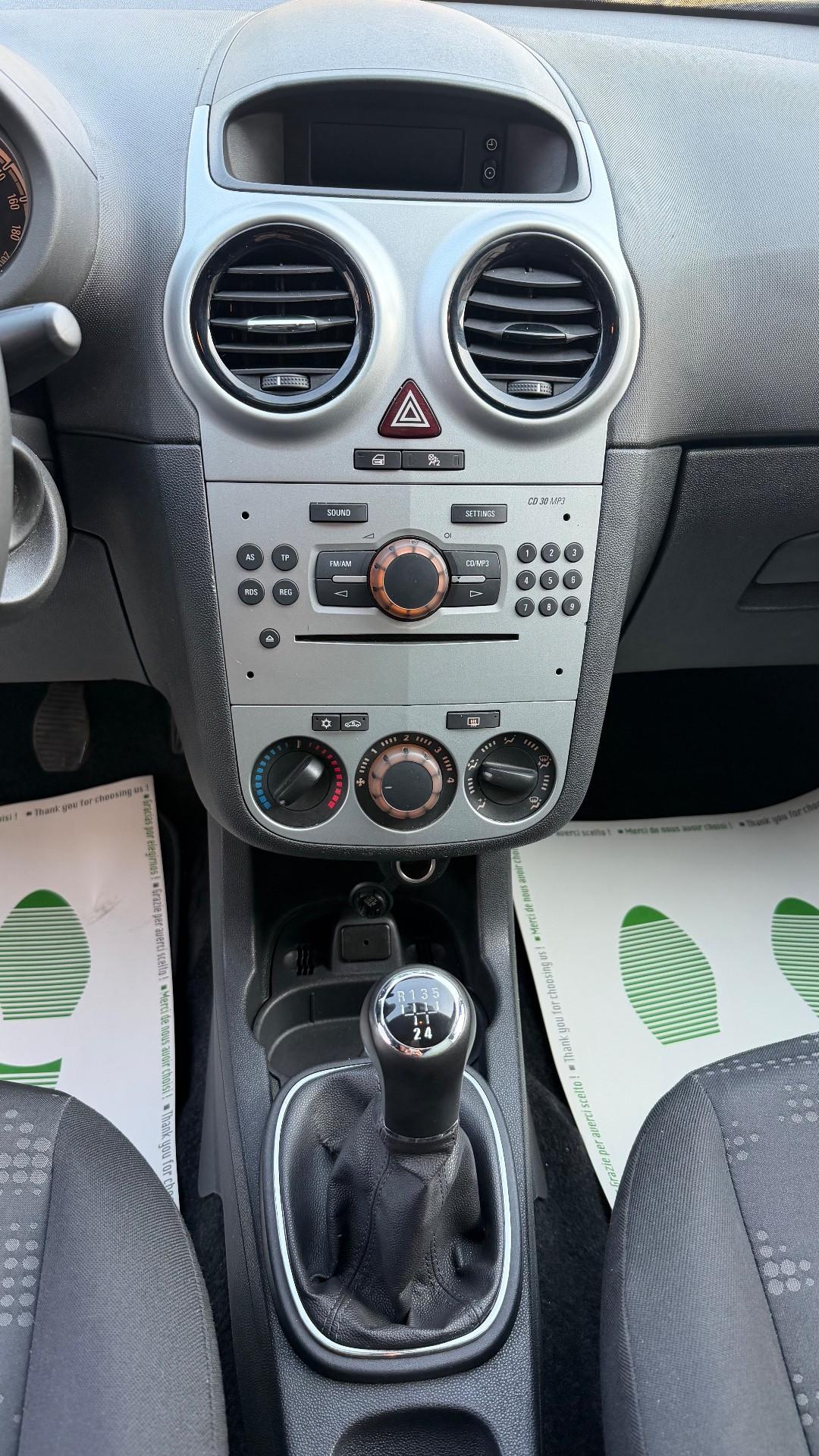 Opel Corsa 1.2 3 porte Club