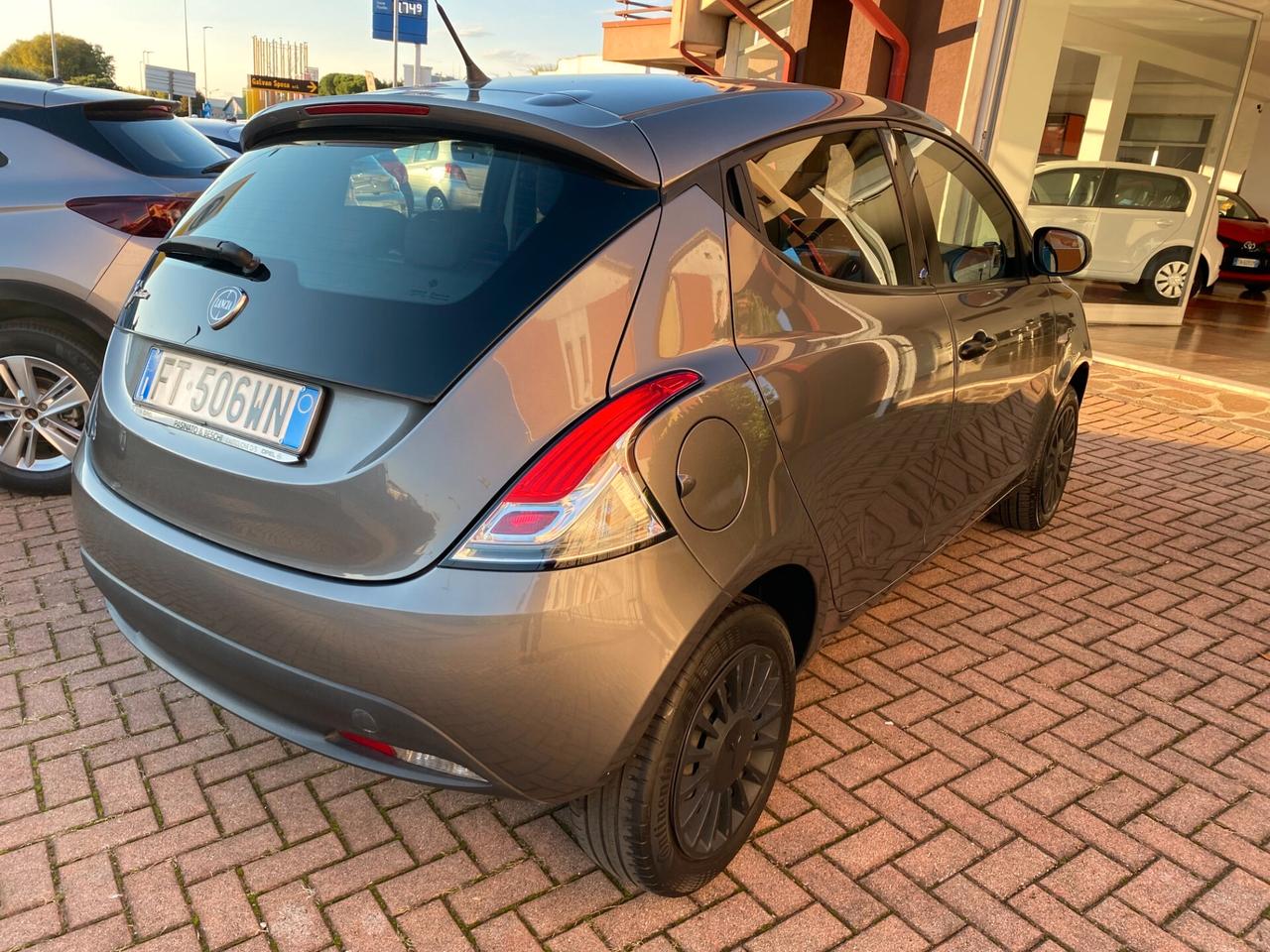 Lancia Ypsilon 1.2 69 CV 5 porte GPL Ecochic Elefantino Blu