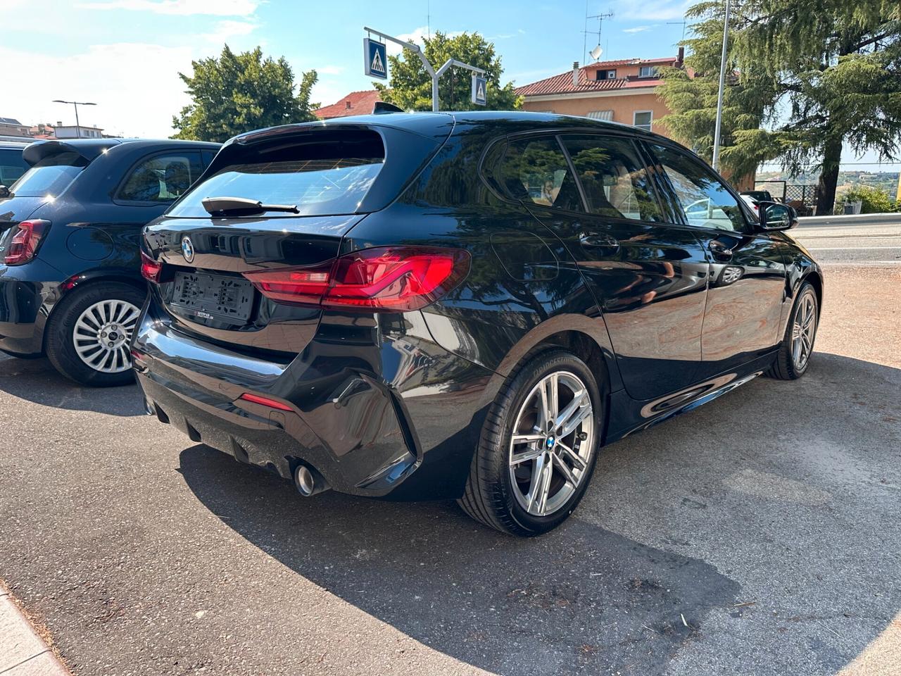 Bmw 118 d 5p. Msport SEDILI M-PERFORMANCE / NAVI / LED / Head-Up Display