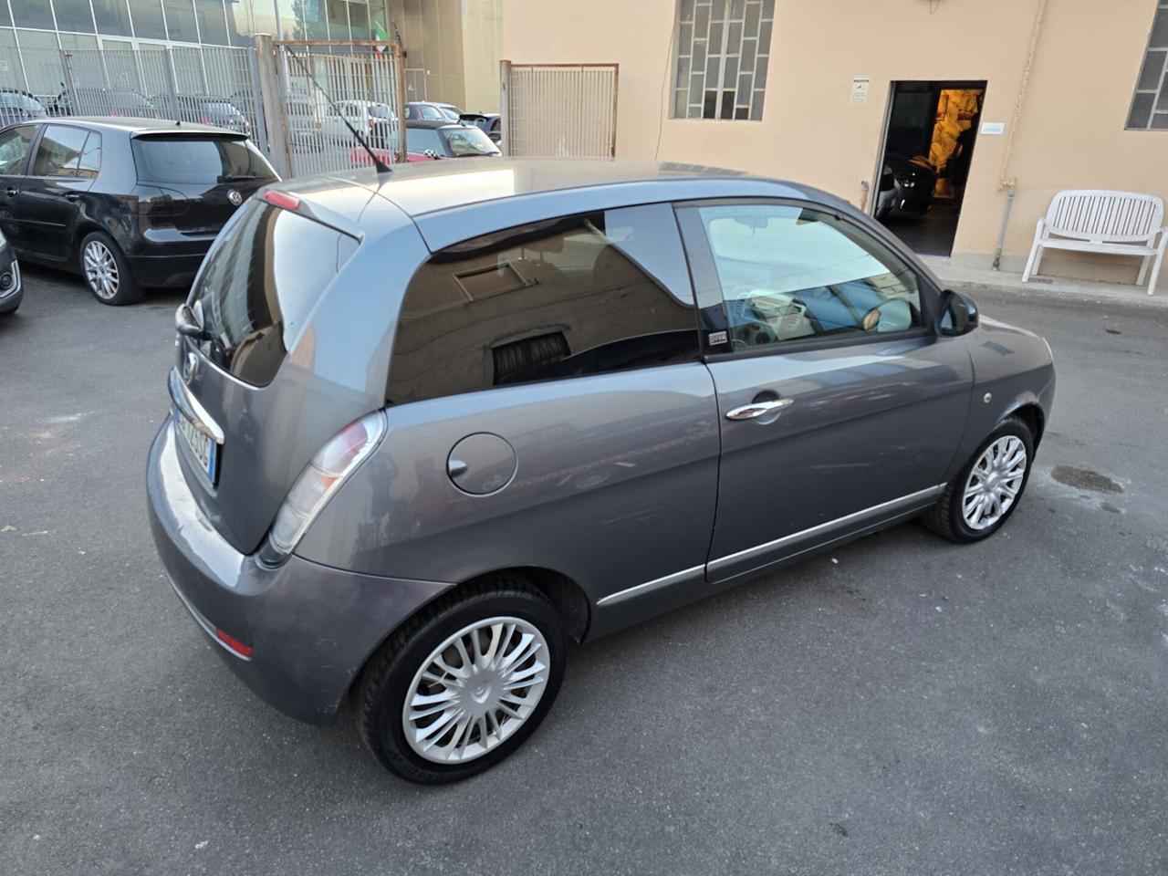 Lancia Ypsilon 1.2 69 CV Diva perfetta unico proprietario 70 mila km possibilita garanzia 12 mesi
