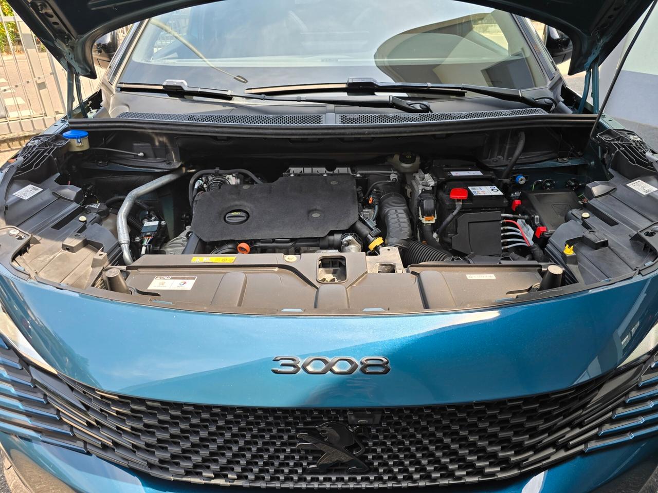 Peugeot 3008 1.5 Bluehdi 130cv GT-Pack EAT8 / 19"+CAMERA 360