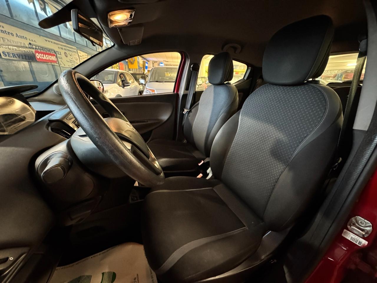 Lancia Ypsilon 1.2 69 CV 5 porte Silver
