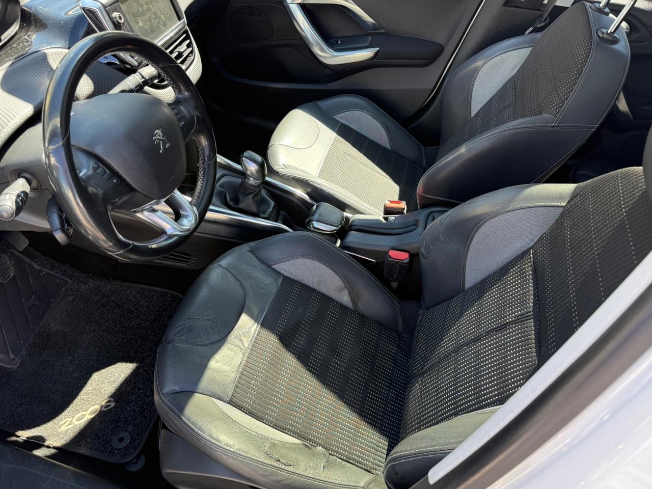 Peugeot 2008 1.2 VTi 82CV Allure