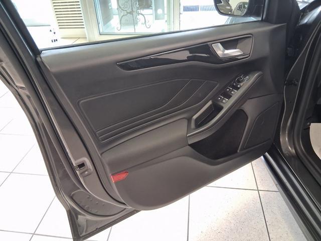 FORD Focus 1.0 EcoBoost Hybrid 125CV Powershift SW ST-Line De