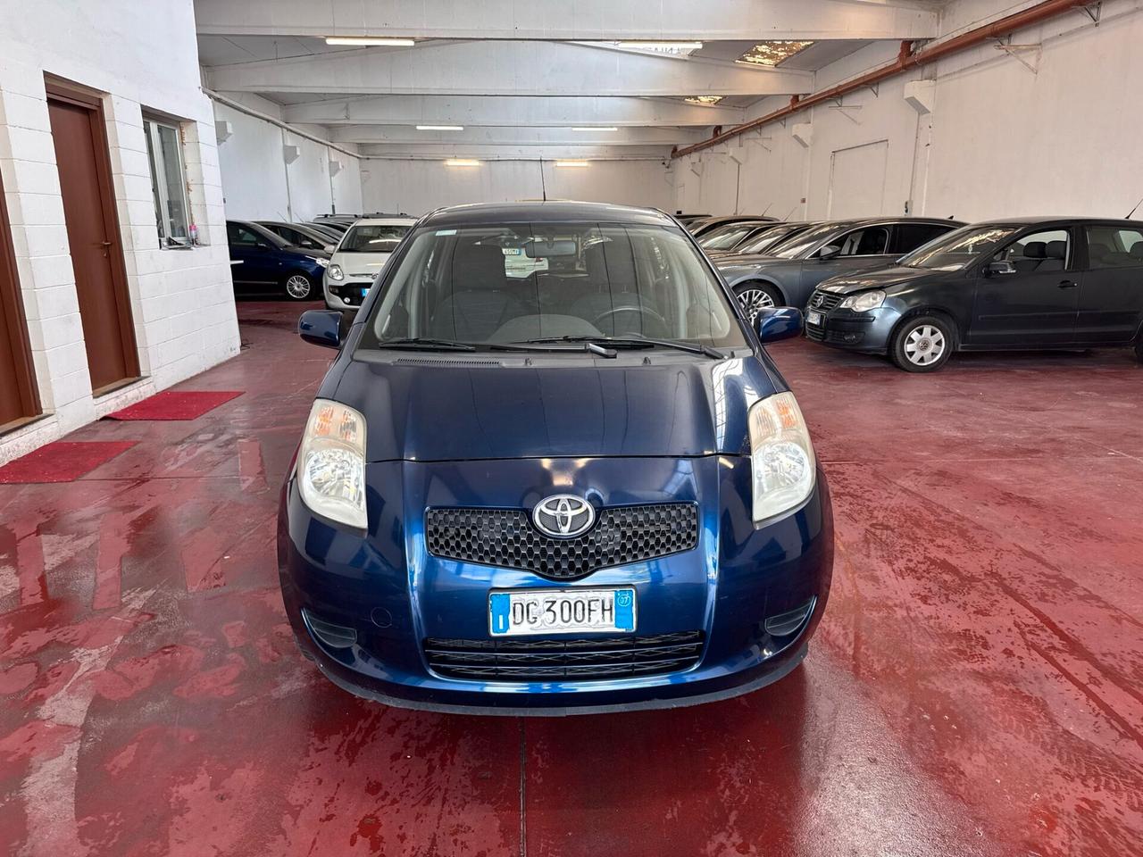 Toyota Yaris 1.0 5 porte Sol benz NEOPAT