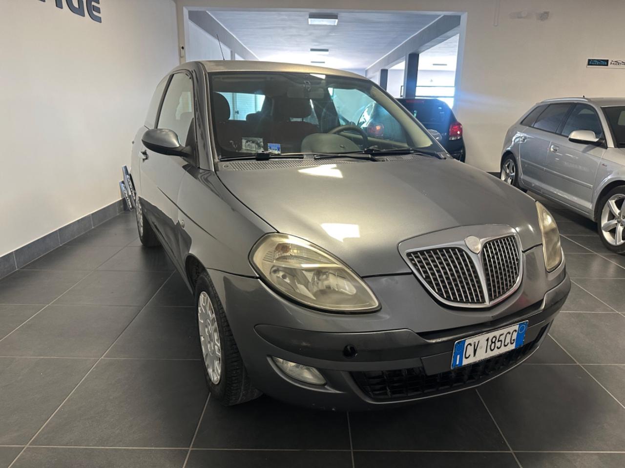 LANCIA YPSILON 1.2 NEOPATENTATI 60CV
