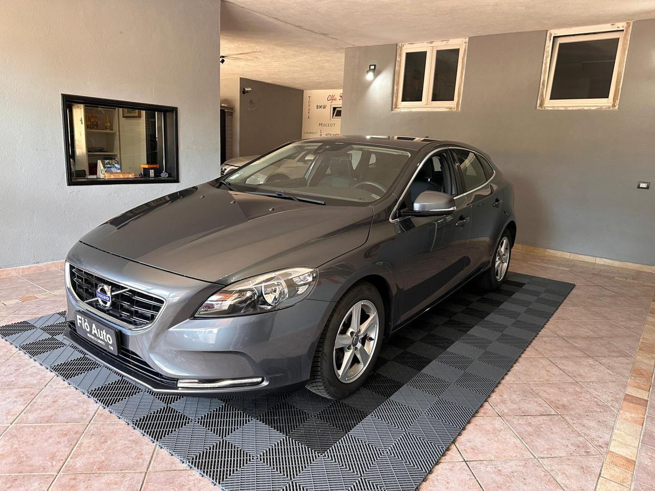Volvo V40 D2 1.6 Summum