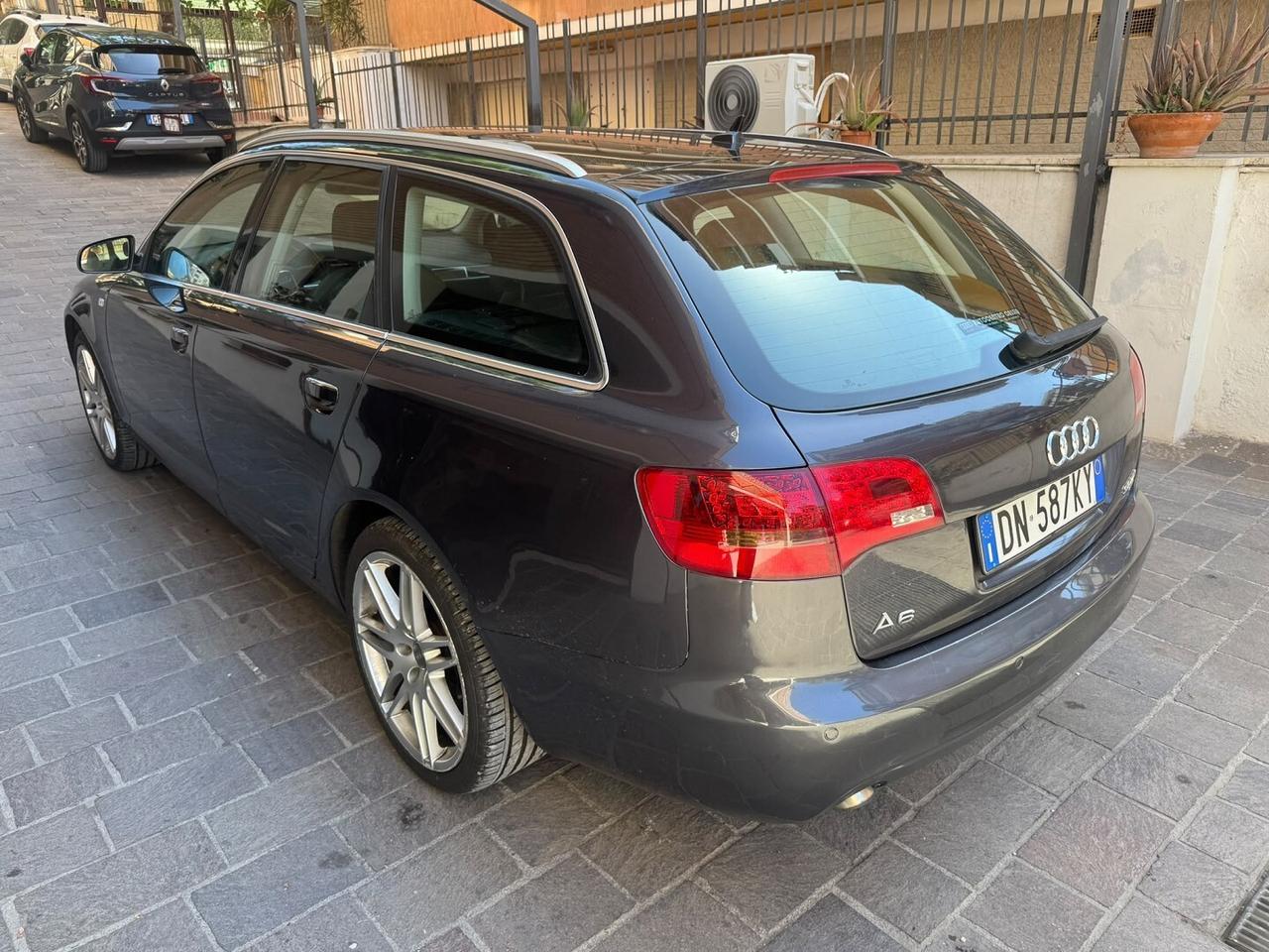 AUDI A6 3.0 V6 TDI quattro tiptronic Advanced