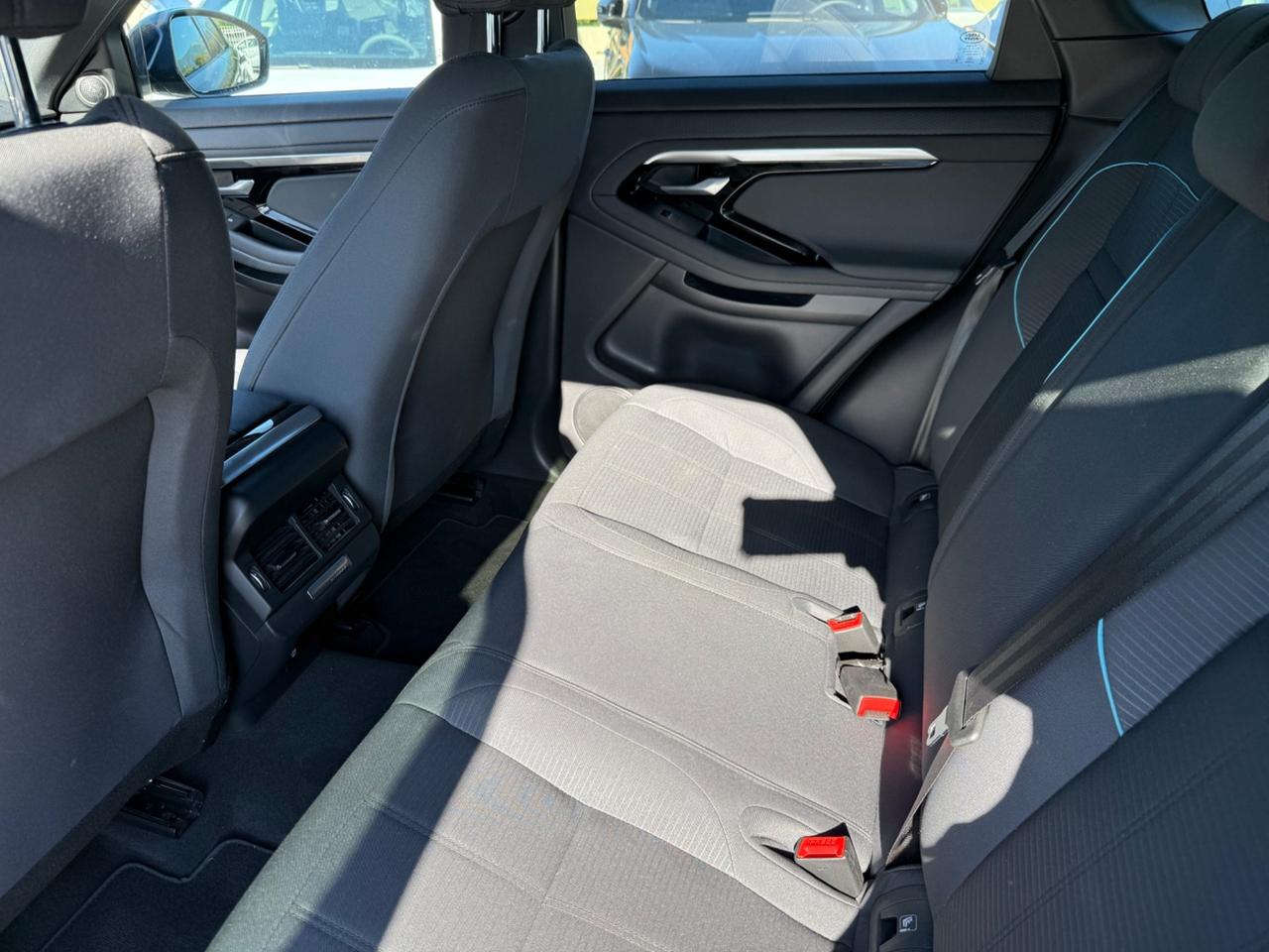 Land Rover Range Evoque 2.0D I4-L.Flw 150CV AWD Auto R-Dynamic SE